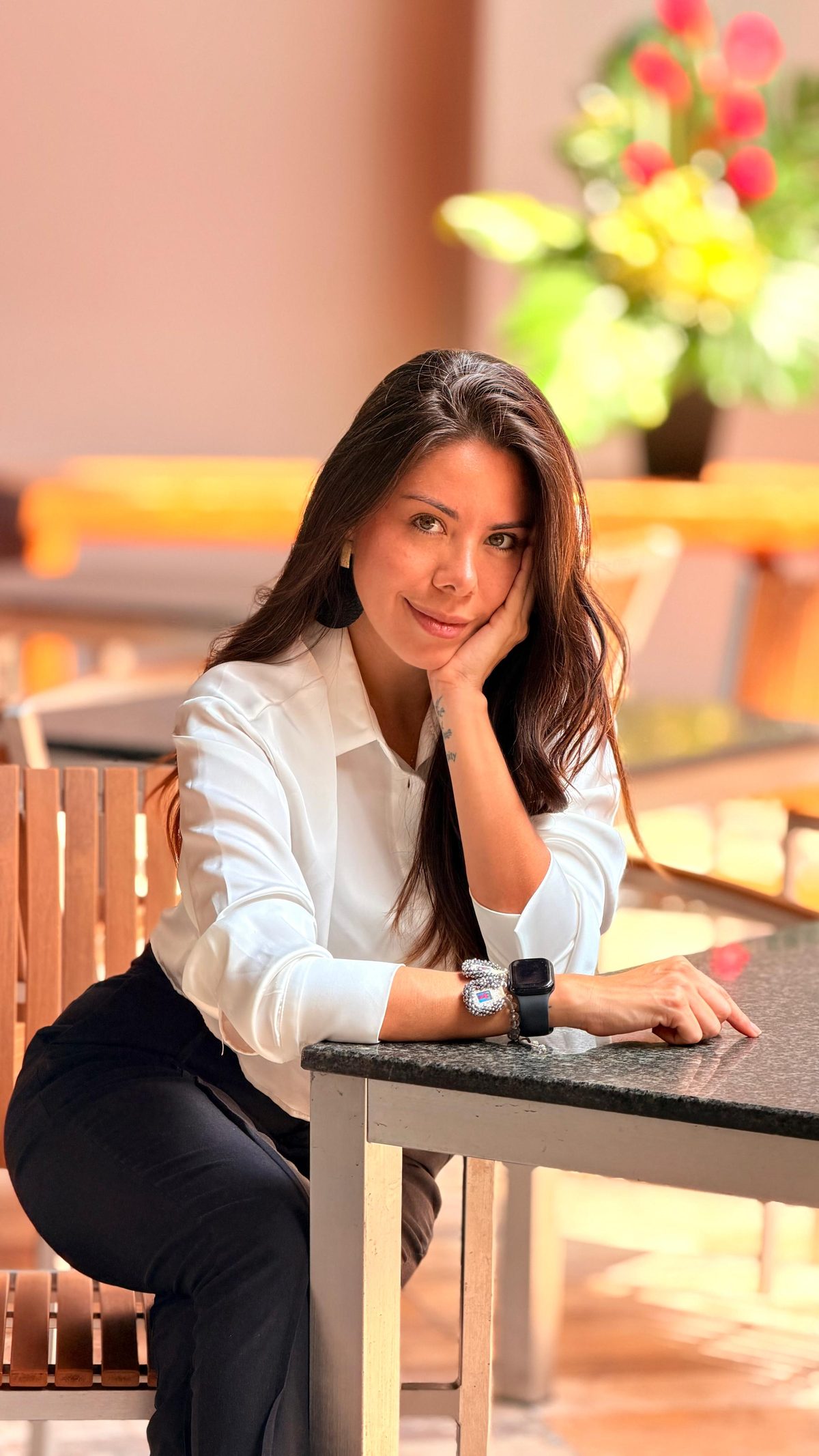 Eli Hernández, comunicadora social y creadora de @elihernandez10